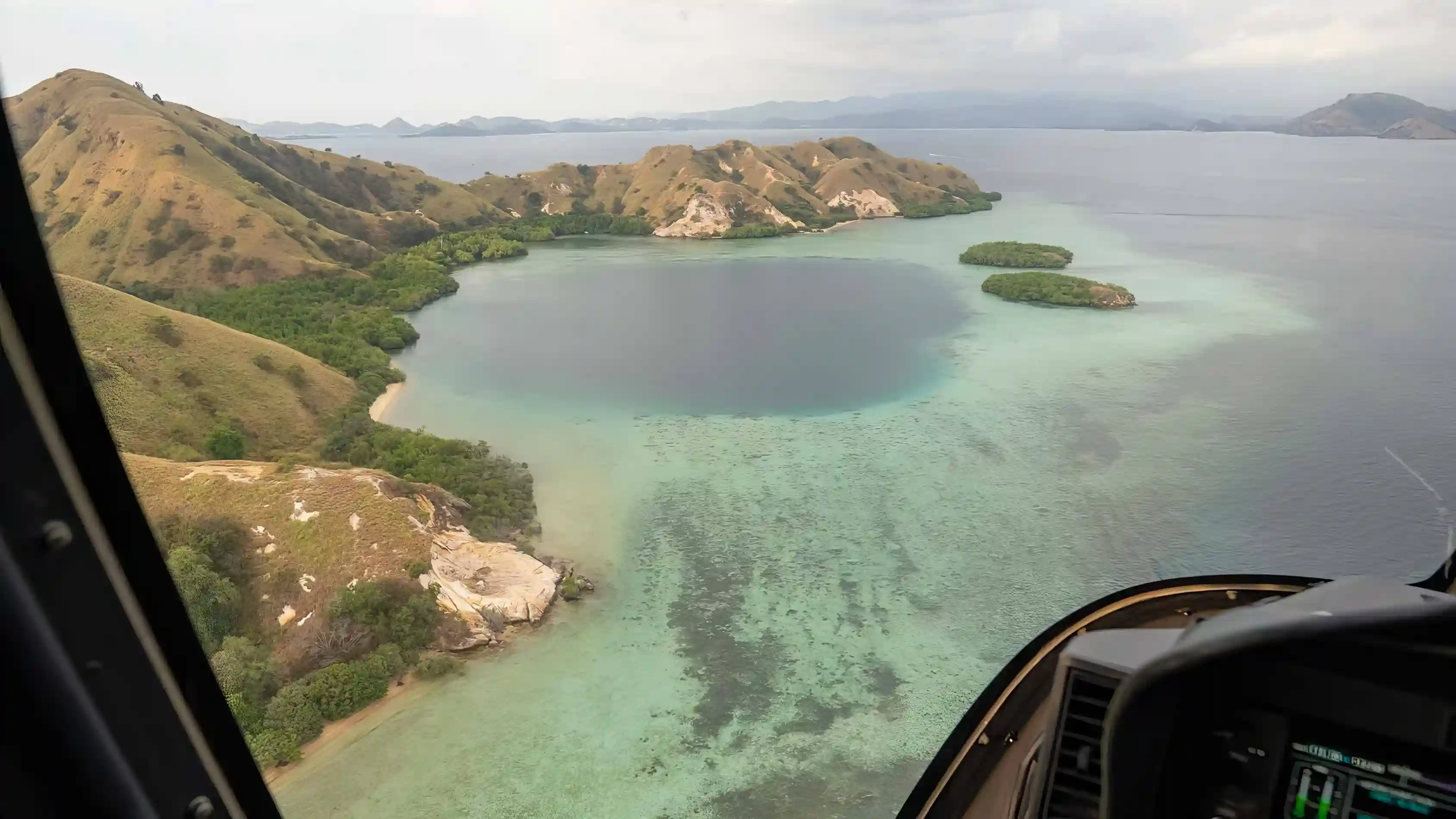 Helicopter Tour Komodo | Helicopter Tour Labuan Bajo | Komodo Helicopter Tour
