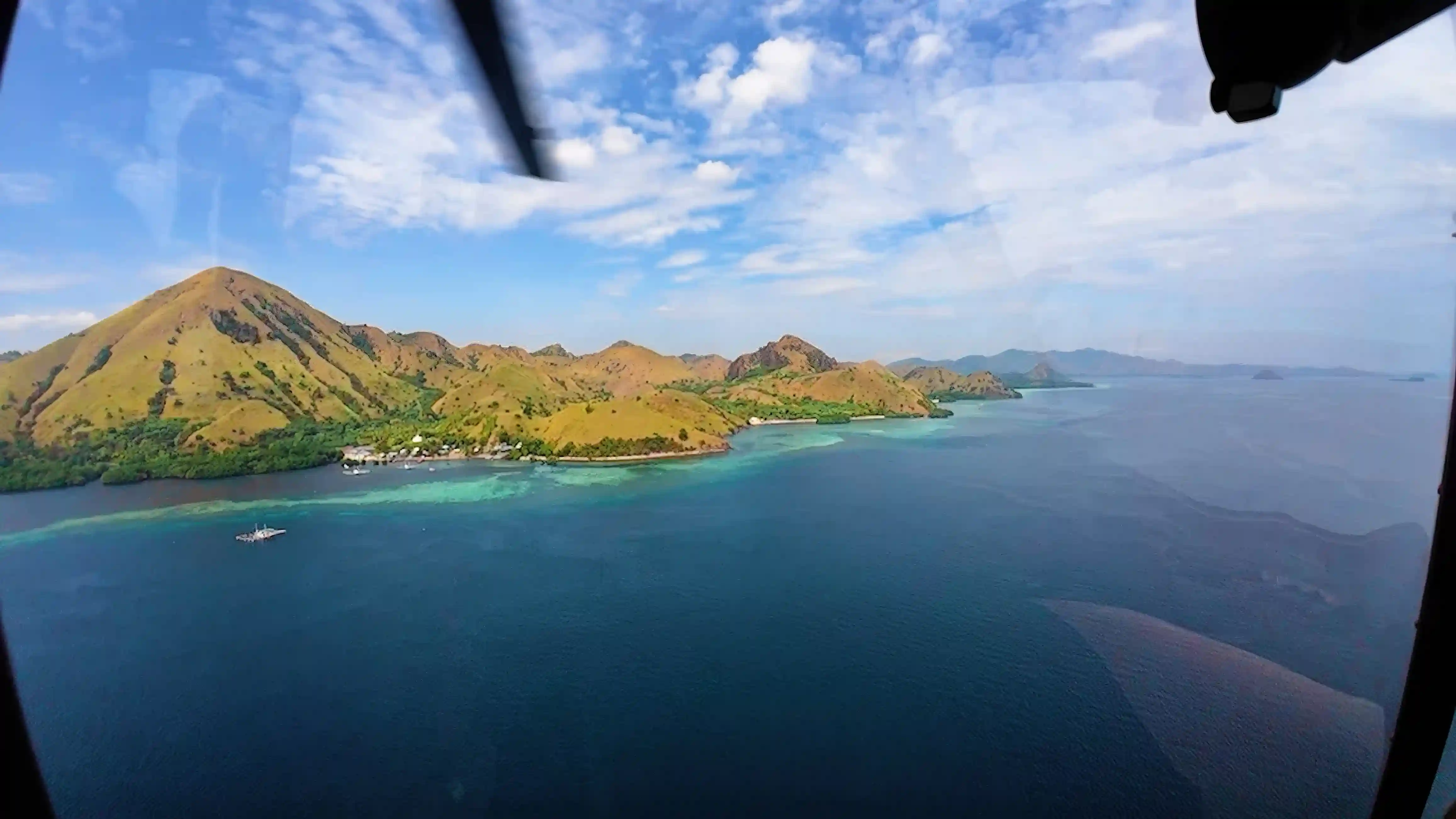 Helicopter Tour Komodo | Helicopter Tour Labuan Bajo | Komodo Helicopter Tour
